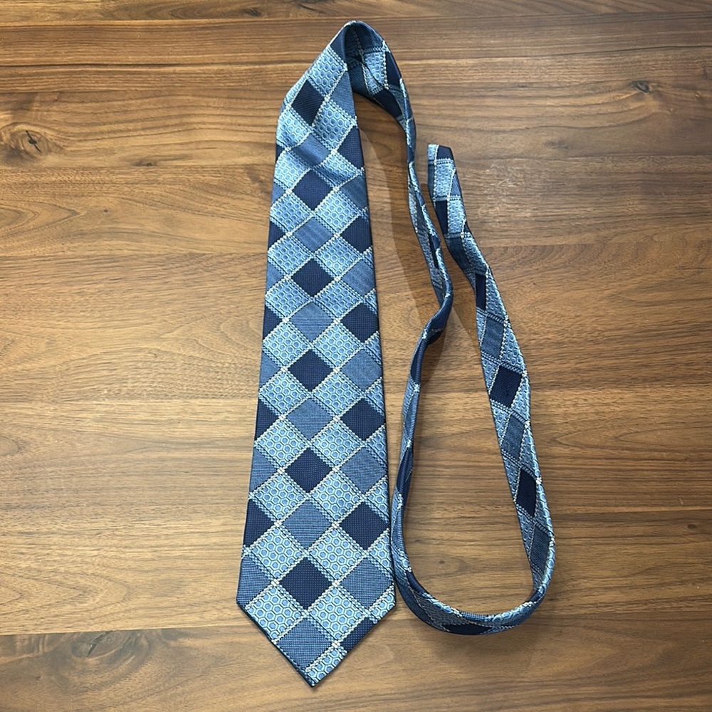 Vintage Brund Piattelli 100% Silk Hand Made - Blue Diamond Pattern Tie